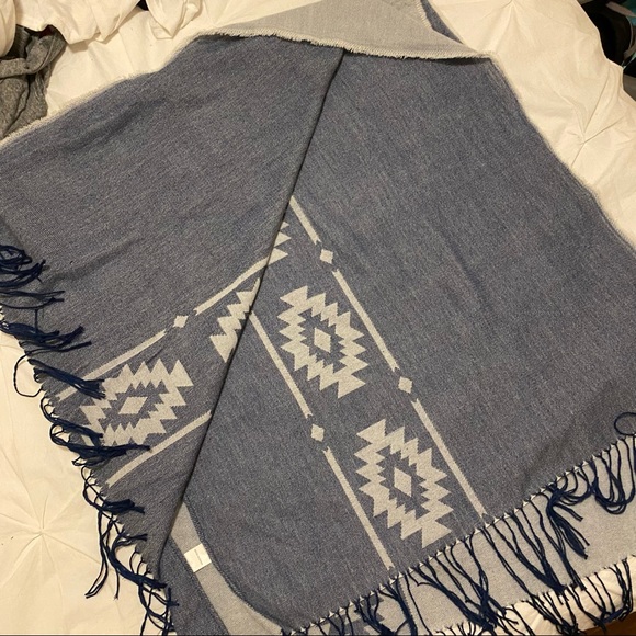 Reversible pancho - Picture 5 of 6